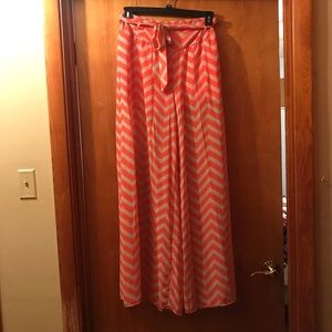 XL heart and soul coral and cream flare chevron